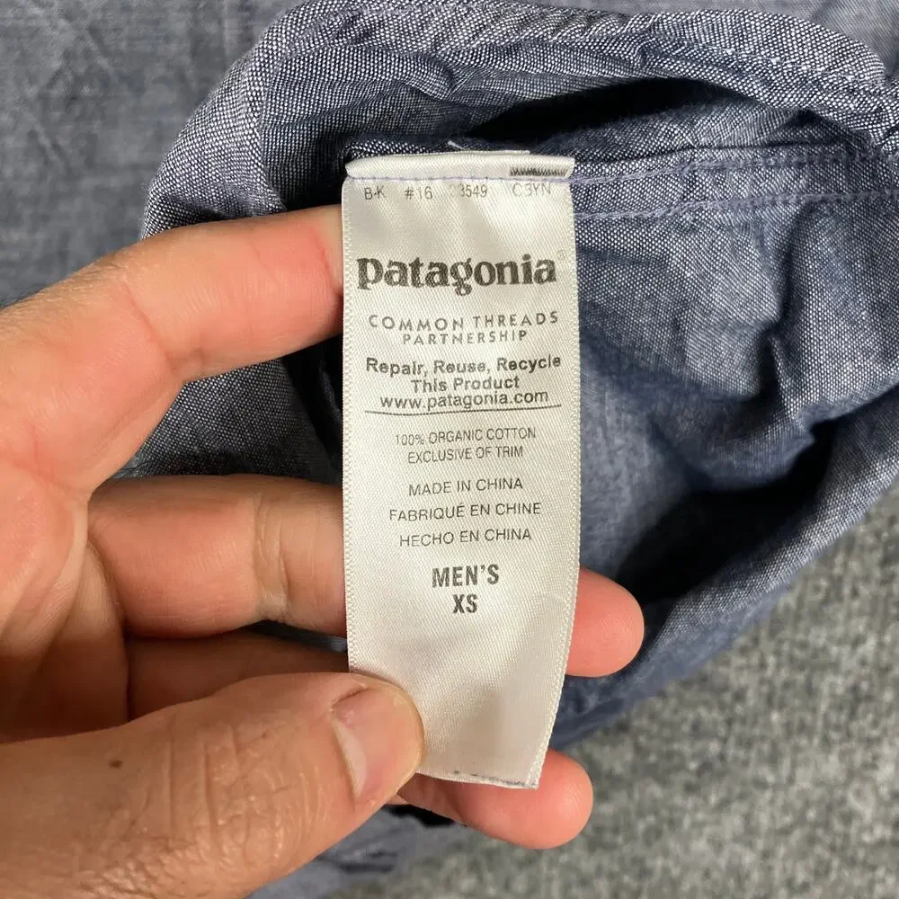 Patagonia Men's Gray Chambray Button-Down Shirt XS Casual Short Sleeve Slim Fit - Picture 6 of 8
